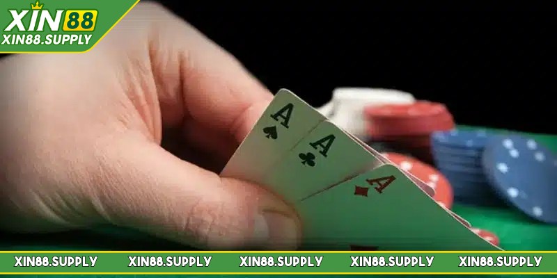 Hãy quan sát phong cách chơi của đối thủ để đưa ra lựa chọn chuẩn xác